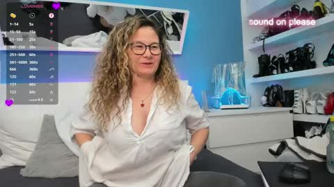 Izzy Mendosa online show from May 2026 11:17:01 AM