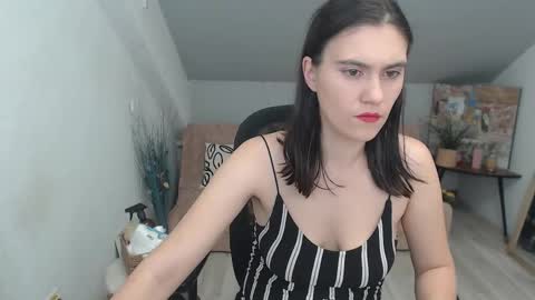 Izzy online show from November 2025 02:05:01 PM