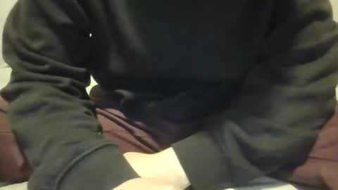 Snapshot of j24781043 chatting on December 2025 04:48:02 PM ShyAlexX online show from December 2025 04:48:02 PM