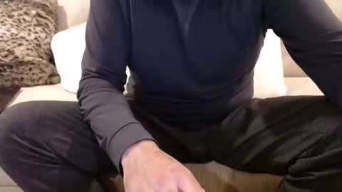 Snapshot of j335129 chatting on December 2025 02:05:02 AM James online show from December 2025 02:05:02 AM