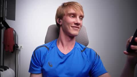 Snapshot of j_akira13 chatting on November 2025 07:01:02 PM Danny online show from November 2025 07:01:02 PM