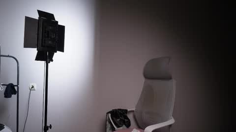 Snapshot of j_akira13 chatting on November 2025 07:35:01 PM Danny online show from November 2025 07:35:01 PM