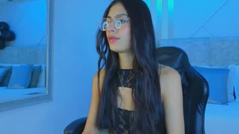 j_belle_ online show from March 2026 02:42:02 PM