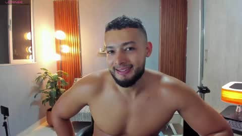 Calix  Independient model Insta and twt Calixsnake online show from May 2026 11:57:01 PM