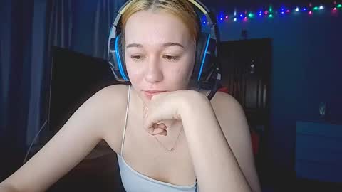 Snapshot of jacelyngarcea chatting on October 2025 01:03:02 PM Lilo online show from October 2025 01:03:02 PM