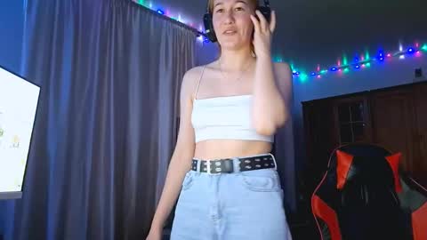 Snapshot of jacelyngarcea chatting on October 2025 01:11:02 PM Lilo online show from October 2025 01:11:02 PM