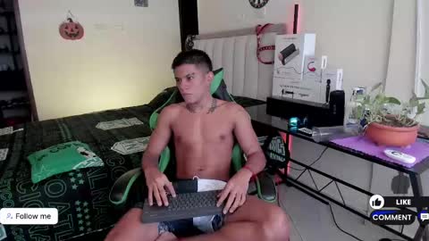 Snapshot of jack_castell chatting on October 2025 12:23:02 PM JACK CASTELL online show from October 2025 12:23:02 PM