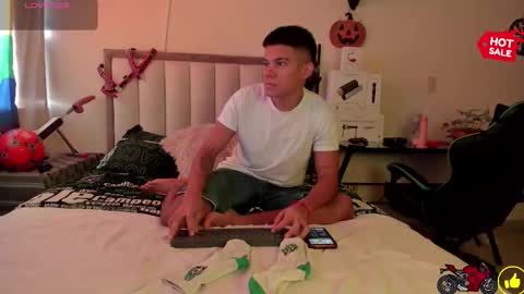 Snapshot of jack_castell chatting on October 2025 11:00:01 AM JACK CASTELL online show from October 2025 11:00:01 AM