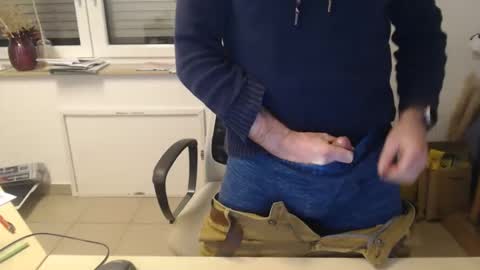 Snapshot of jackbauer9999 chatting on December 2024 03:47:01 PM jackbauer9999 online show from December 2024 03:47:01 PM