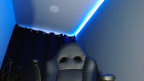 Snapshot of jackk_ho chatting on December 2024 05:56:01 AM Jack online show from December 2024 05:56:01 AM