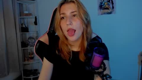 Linda Sofia help me get to 100 thumbs up online show from February 2025 06:20:01 AM