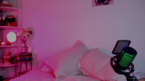 Linda Sofia help me get to 100 thumbs up online show from February 2025 04:28:02 AM