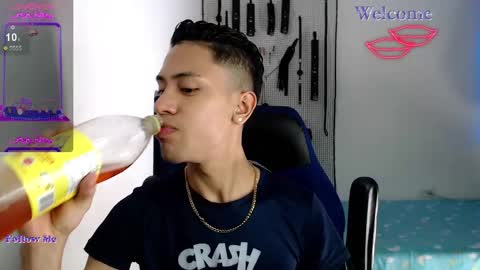 Snapshot of jacob_wolf_xxx chatting on October 2025 07:03:02 AM jacob online show from October 2025 07:03:02 AM