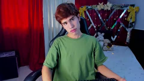 Snapshot of jacobelord chatting on December 2025 01:05:01 PM jacobelord online show from December 2025 01:05:01 PM