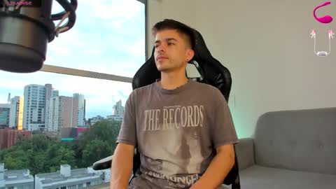 Snapshot of jacobstones_ chatting on November 2025 09:35:01 PM JACOB STONES online show from November 2025 09:35:01 PM