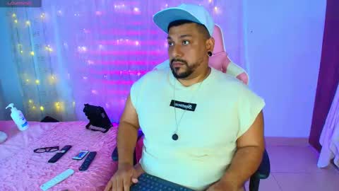 daddy sir master bear online show from February 2025 07:56:02 PM