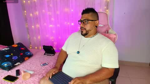 daddy sir master bear online show from March 2025 02:17:01 AM