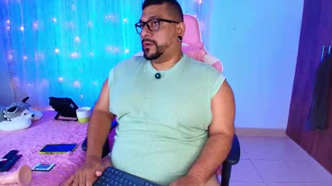 daddy sir master bear online show from March 2025 12:22:02 AM