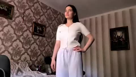 Lara online show from July 2026 08:36:02 AM