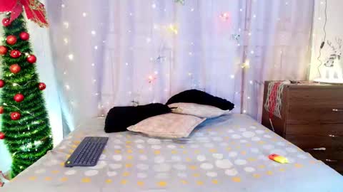 Snapshot of jade_brunnette chatting on December 2025 08:26:02 PM Jade Brunete online show from December 2025 08:26:02 PM