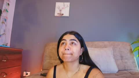 Snapshot of jade_brunnette chatting on May 2026 08:21:02 PM Jade Brunete online show from May 2026 08:21:02 PM