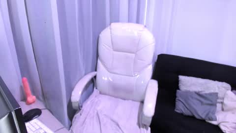 jade_connor online show from February 2026 09:00:02 PM