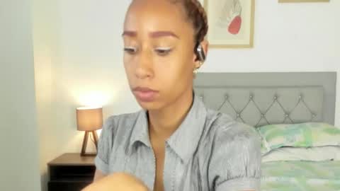 Snapshot of jade_obi chatting on February 2026 03:53:01 PM Jade smile online show from February 2026 03:53:01 PM