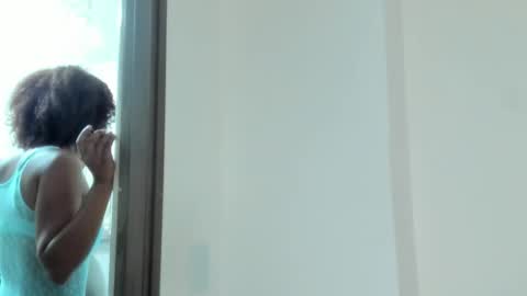 Snapshot of jade_obi chatting on February 2026 01:00:02 PM Jade smile online show from February 2026 01:00:02 PM