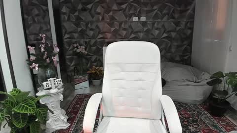 Snapshot of jade_porn chatting on December 2024 11:24:02 AM Jade independent model online show from December 2024 11:24:02 AM