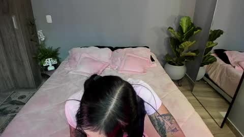 Snapshot of jade_porn chatting on January 2025 03:23:01 PM Jade independent model online show from January 2025 03:23:01 PM