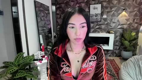 Snapshot of jade_porn chatting on January 2025 03:41:01 PM Jade independent model online show from January 2025 03:41:01 PM