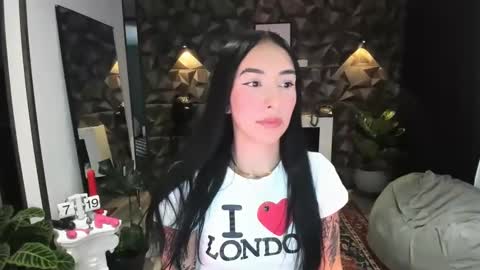 Snapshot of jade_porn chatting on January 2025 12:18:01 PM Jade independent model online show from January 2025 12:18:01 PM