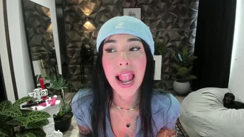 Snapshot of jade_porn chatting on February 2025 12:17:01 PM Jade independent model online show from February 2025 12:17:01 PM