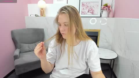 Jade online show from December 2024 09:25:02 PM