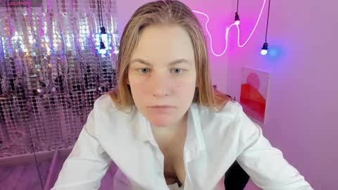 Jade online show from February 2025 08:42:02 PM