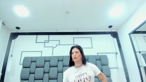 Snapshot of jade_squirt chatting on December 2024 11:02:01 AM Jade online show from December 2024 11:02:01 AM