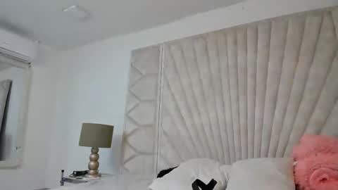 Snapshot of jade_squirt chatting on September 2025 11:15:02 AM Jade online show from September 2025 11:15:02 AM