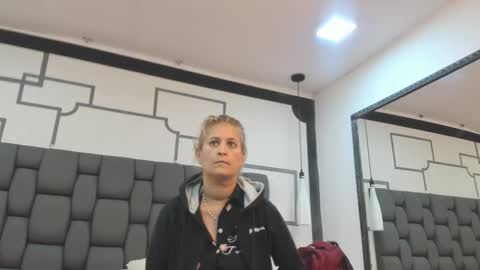 Snapshot of jade_squirt chatting on October 2025 11:11:01 AM Jade online show from October 2025 11:11:01 AM