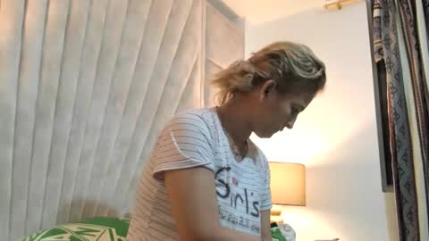 Snapshot of jade_squirt chatting on November 2025 09:31:01 AM Jade online show from November 2025 09:31:01 AM