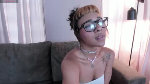 jade_star__ online show from May 2026 09:54:01 PM