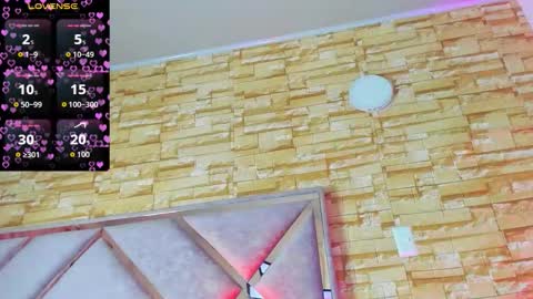 jade white  online show from January 2026 12:54:02 PM