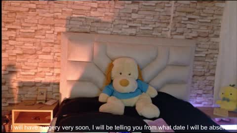 jade white  online show from April 2026 12:33:02 PM