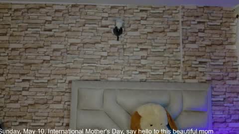 jade white  online show from May 2026 01:49:01 PM