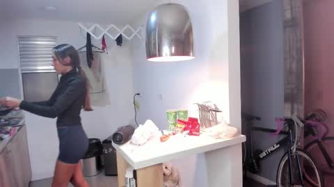 Jade online show from November 2025 12:20:02 AM