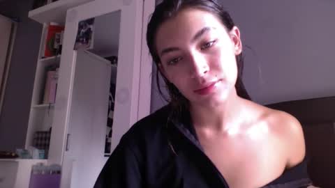 Jade online show from June 2026 09:42:01 PM