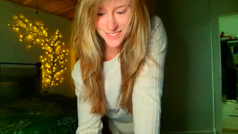 Snapshot of jadeamaryllis_ chatting on April 2026 02:14:01 PM jadeamaryllis_ online show from April 2026 02:14:01 PM