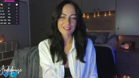 Jade online show from May 2026 06:35:02 PM