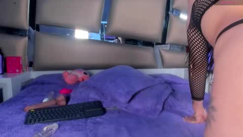 Snapshot of jadeestudios chatting on October 2025 02:09:01 AM jadeestudios online show from October 2025 02:09:01 AM