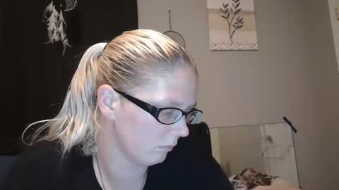 JadeLuv online show from December 2024 01:40:01 AM