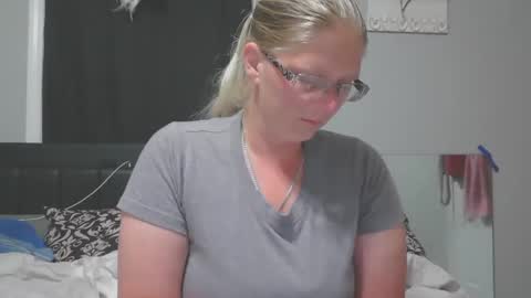 JadeLuv online show from October 2025 01:01:02 AM